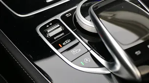 MERCEDES-BENZ E 220 d AMG Line
