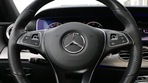 MERCEDES-BENZ E 220 d AMG Line