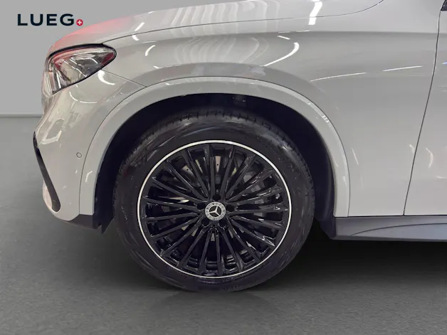 Mercedes-Benz GLC 300 4M - AMG / 360 Grad Kamera / Soundsystem / Panorama-Dach