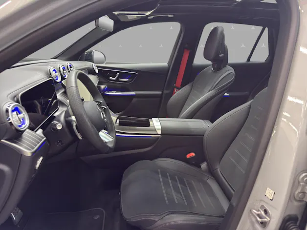 Mercedes-Benz GLC 300 4M - AMG / 360 Grad Kamera / Soundsystem / Panorama-Dach