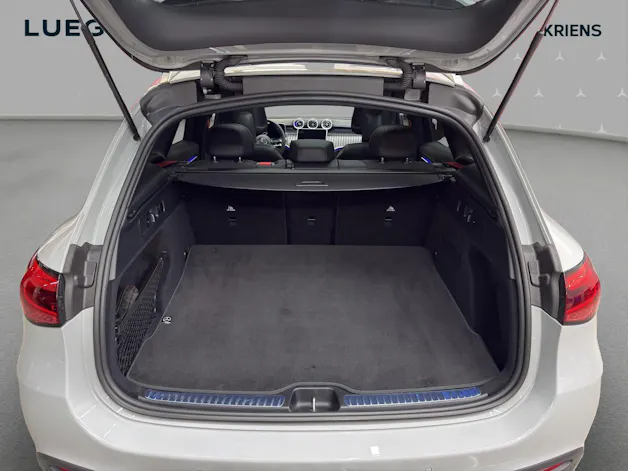 Mercedes-Benz GLC 300 4M - AMG / 360 Grad Kamera / Soundsystem / Panorama-Dach