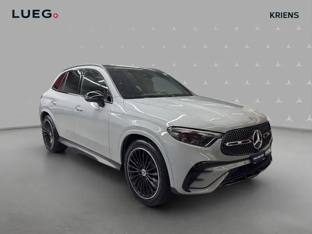 Mercedes-Benz GLC 300 4M - AMG / 360 Grad Kamera / Soundsystem / Panorama-Dach