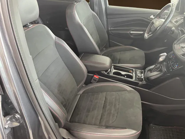 Ford Kuga 1.5 EcoB 176 ST-Line