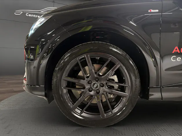 Audi Q4 e-tron SUV quattro performance