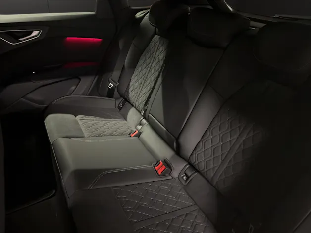 Audi Q4 e-tron SUV quattro performance