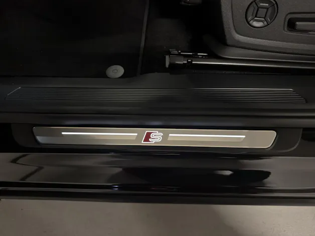 Audi Q4 e-tron SUV quattro performance