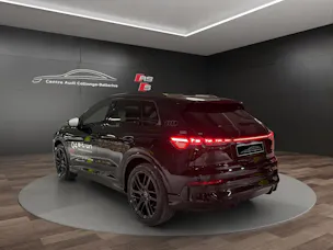 AUDI Q4 e-tron SUV quattro performance