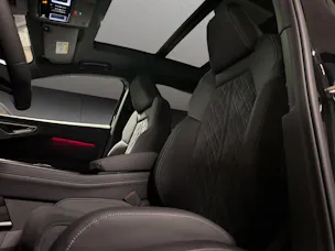 AUDI Q4 e-tron SUV quattro performance
