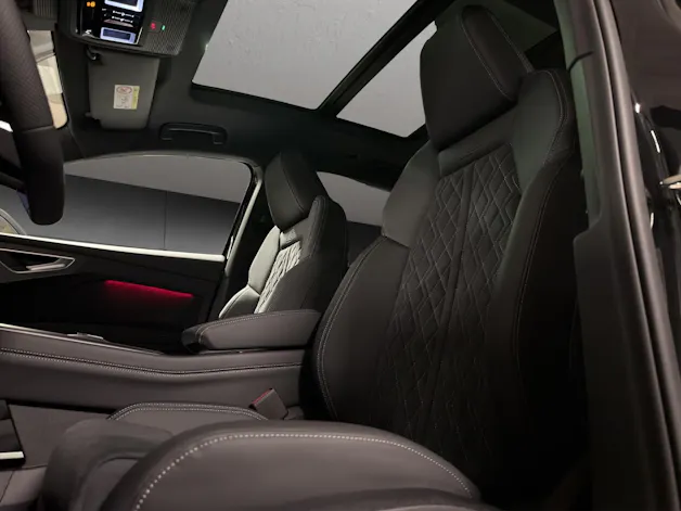 Audi Q4 e-tron SUV quattro performance
