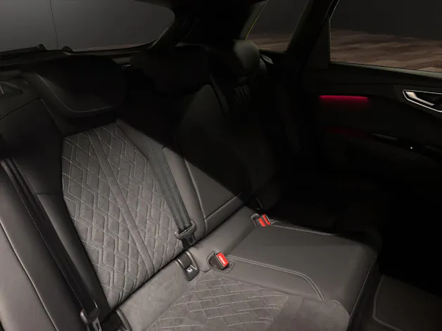 Audi Q4 e-tron SUV quattro performance