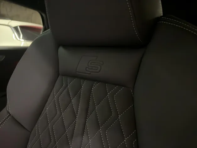 Audi Q4 e-tron SUV quattro performance
