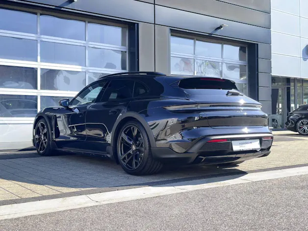 Porsche Taycan 4 Cross Turismo