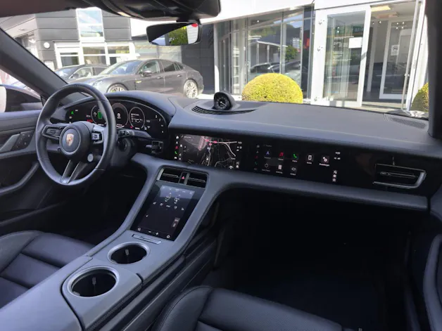 Porsche Taycan 4 Cross Turismo