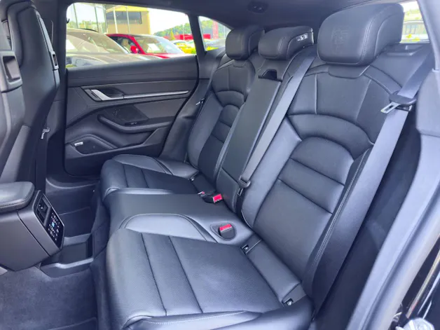Porsche Taycan 4 Cross Turismo
