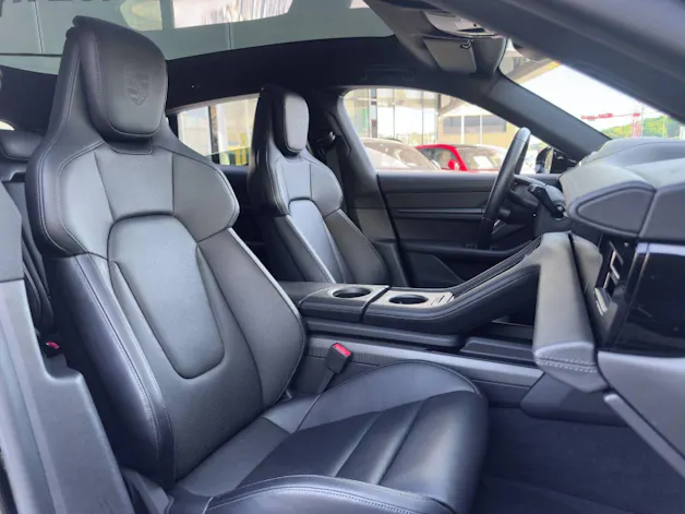 Porsche Taycan 4 Cross Turismo