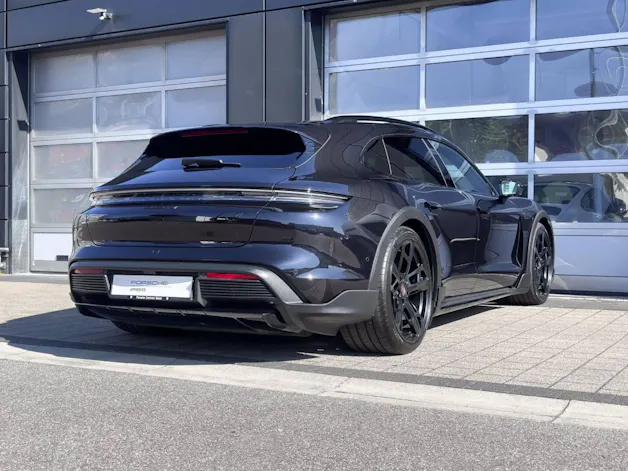 Porsche Taycan 4 Cross Turismo