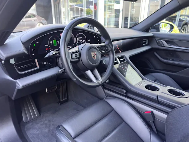 Porsche Taycan 4 Cross Turismo