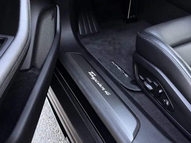 Porsche Taycan 4 Cross Turismo