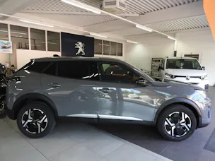 PEUGEOT 2008 1.2 MHEV 145 Allure
