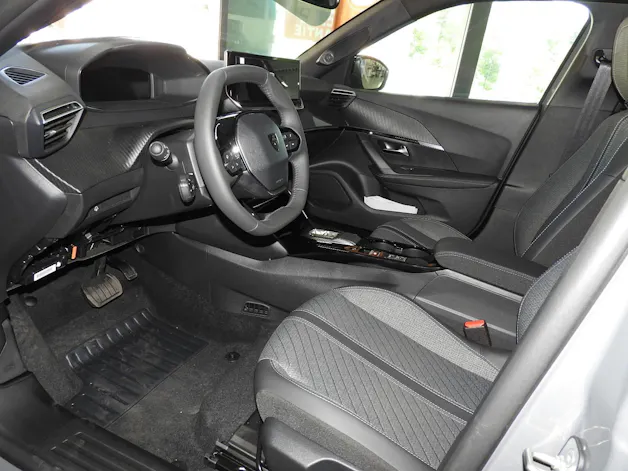 Peugeot 208 1.2 MHEV 145 Allure