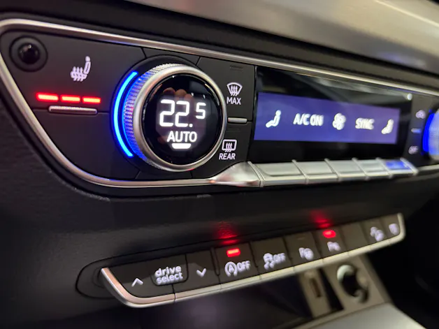 Audi SQ5 TDI quattro | CH Fzg. | Gratis Service | 21" | Matrix LED | MMI Navi Plus Touch | Head Up | AHK |