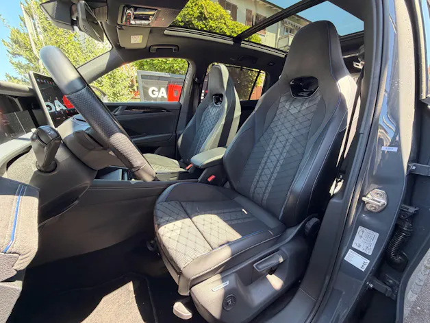 VW Tayron 2.0 TDI 193 PS 4Motion R-Line *** PANORAMDACH & ANHÄNGERKUPPLUNG ***