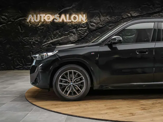 BMW X1 xDrive 23i M Sport *Abstandsregler*El. Sitze mit Memory*AHK*