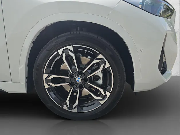 BMW iX1 xDrive 30 M Sport
