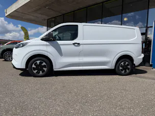 FORD Transit Custom Van 320 L1H1 65kWh Trend