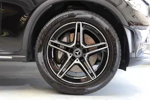 MERCEDES-BENZ GLC 300 AMG Line 4Matic