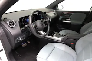 MERCEDES-BENZ GLA 200 7G-DCT
