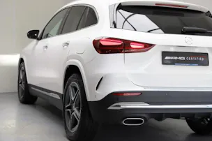 MERCEDES-BENZ GLA 200 7G-DCT