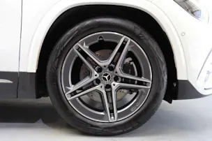 MERCEDES-BENZ GLA 200 7G-DCT
