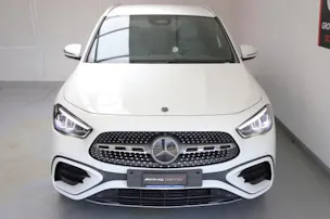 MERCEDES-BENZ GLA 200 7G-DCT