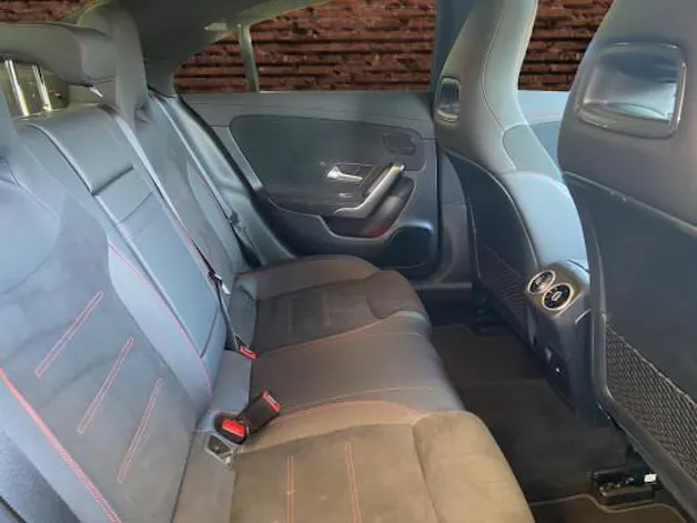 Mercedes-Benz CLA 220 4Matic 8G-DCT