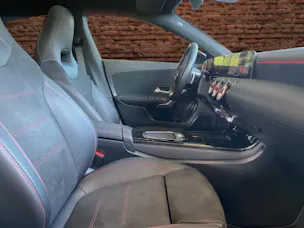 MERCEDES-BENZ CLA 220 4Matic 8G-DCT