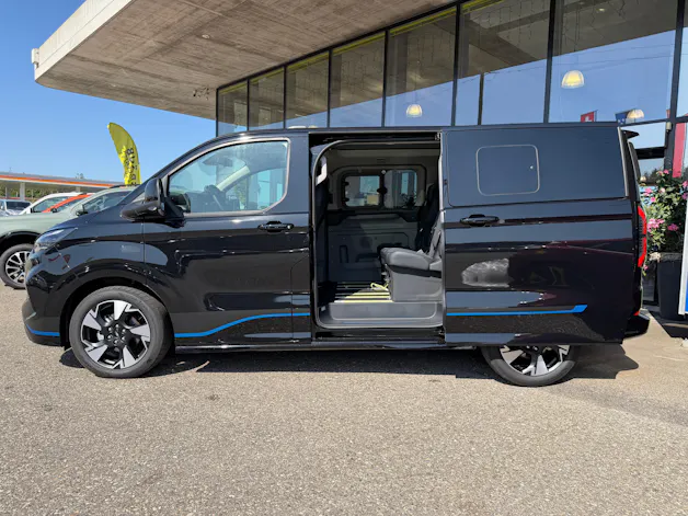 Ford Tourneo Bus 320 L1H1 Sport Automat 4x4