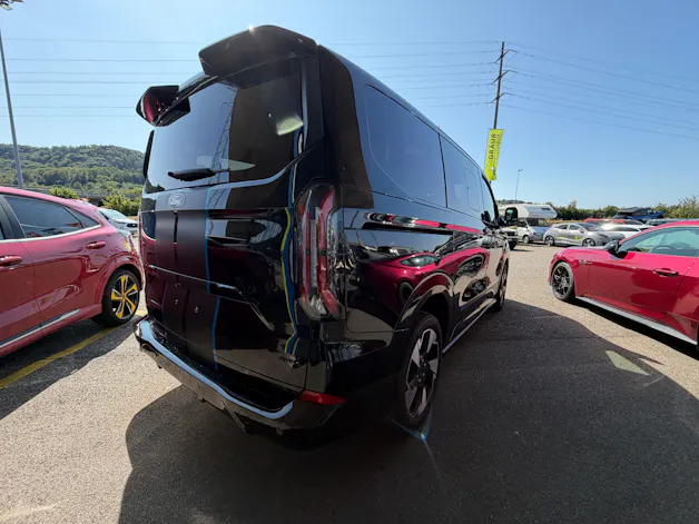 Ford Tourneo Bus 320 L1H1 Sport Automat 4x4