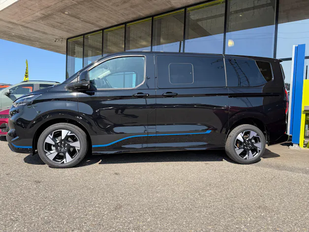 Ford Tourneo Bus 320 L1H1 Sport Automat 4x4