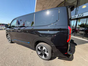 FORD Tourneo Bus 320 L1H1 Sport Automat 4x4