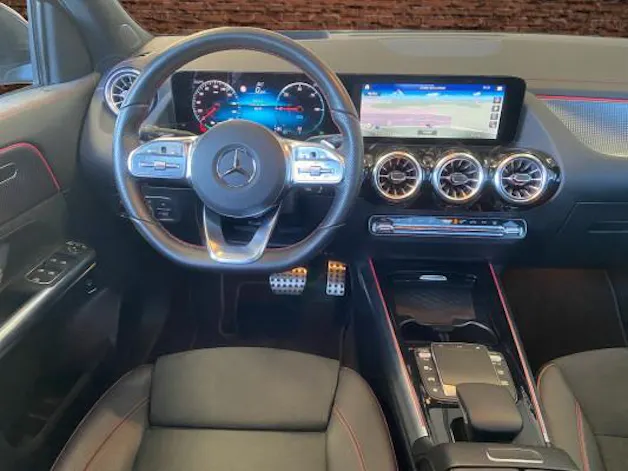 Mercedes-Benz EQA 300 AMG Line 4Matic