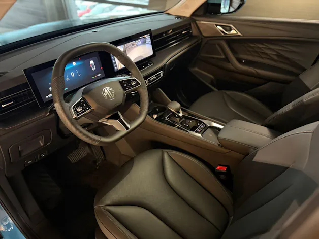 MG HS 1.5 T HEV Luxury