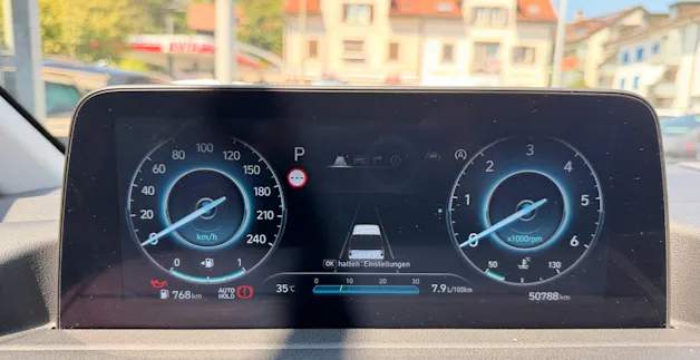 Hyundai STARIA AMPLIA 2.2 CRDI 4WD *** 8 PLÄTZER MIT TOPAUSSTATTUNG ***