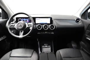 MERCEDES-BENZ GLA 200 7G-DCT