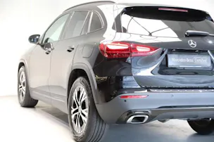 MERCEDES-BENZ GLA 200 7G-DCT