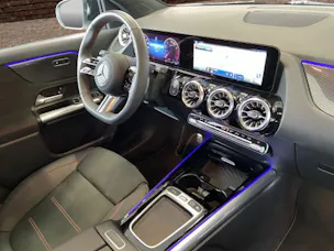 MERCEDES-BENZ GLA 200 7G-DCT