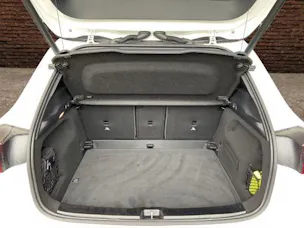 MERCEDES-BENZ GLA 200 7G-DCT