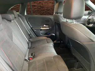 MERCEDES-BENZ GLA 200 7G-DCT