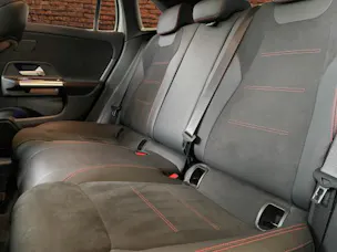 MERCEDES-BENZ GLA 200 7G-DCT
