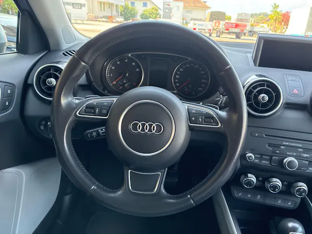 Audi A1 Sportback 1.4 TFSI Ambition S-tronic